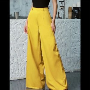 Shein yellow pants sz Lg, brand new in bag.